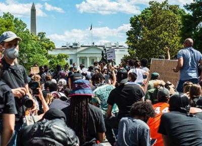 فیلم ، تجمع دوباره معترضان در مقابل کاخ سفید علیرغم حضور گسترده نیروهای امنیتی