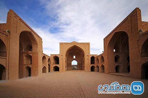 مسجد جامع اردستان نخستین مسجد دو طبقه دنیا اسلام است